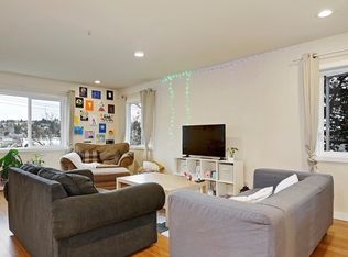 643 W Nickerson St APT 2, Seattle, WA 98119