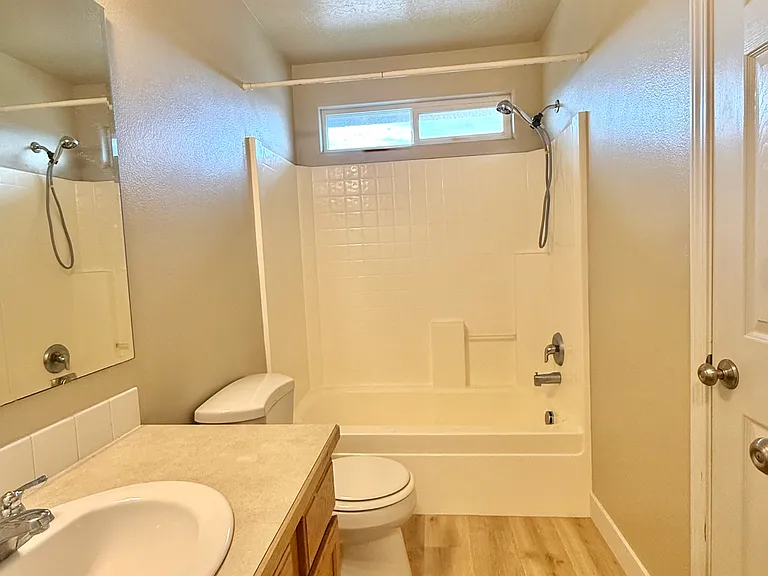 1779 N Veridian Ave — Photo 12