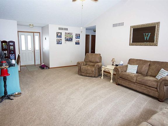 5th image of 59183 Spearmint Dr