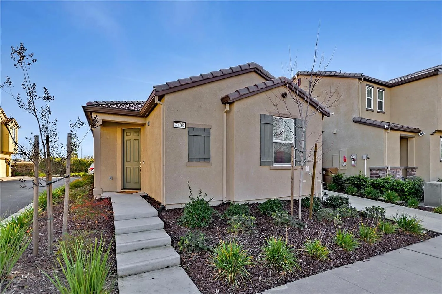 4808 Ocean Ln photo 1