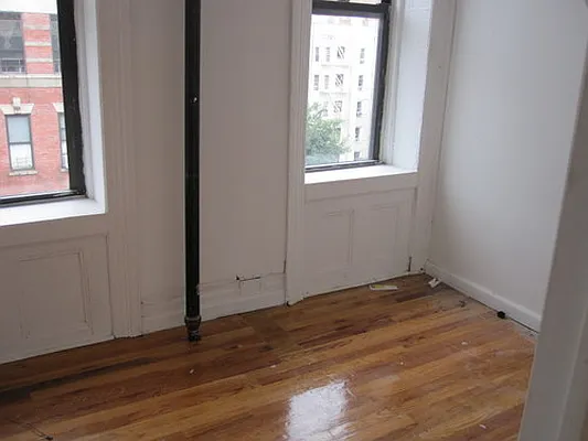 Rented by Chartwell Manhattan Realty | media 10