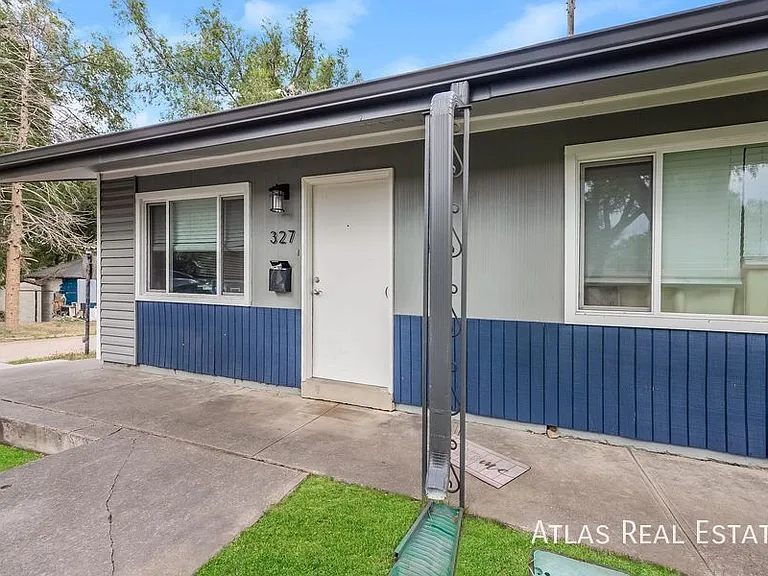327 May Dr — Photo 15