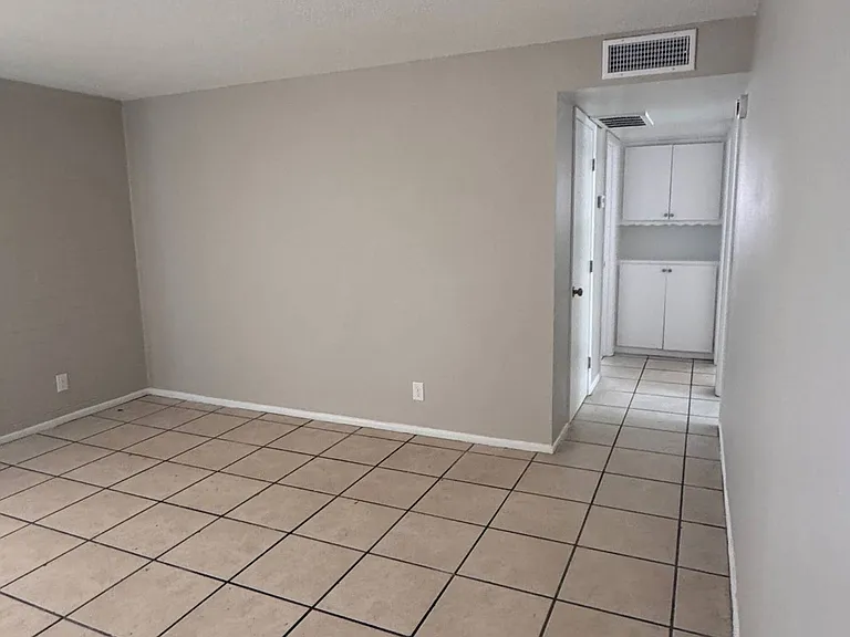 7302 E Belleview St #4 — Photo 3