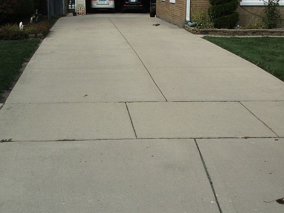 3rd image of 66 West Dr