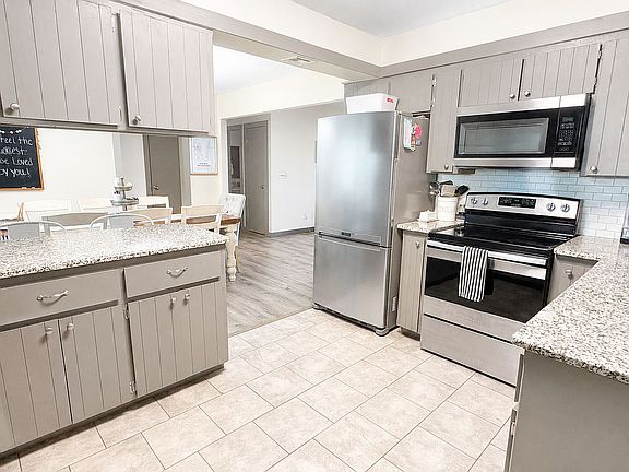3rd image of 201 Morningside Dr