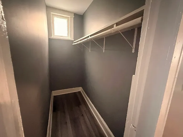 113 Armstrong Ave #1B — Photo 7