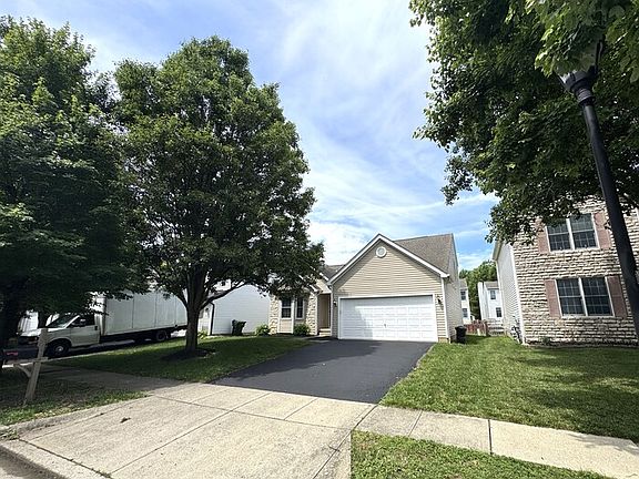 3rd image of 8613 Clover Glade Dr