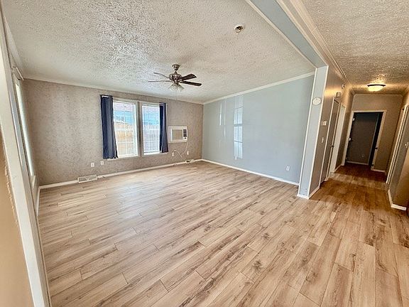 2nd image of 1814 Summit St