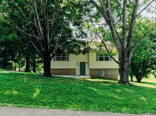 2376 Candyland Dr, Cookeville, TN 38506