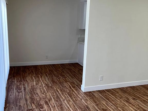 5th image of 2333 Carmona Ave APT 2
