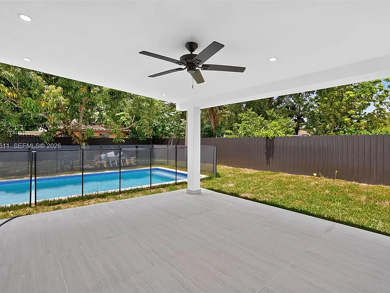1920 SW 67th Ave — Photo 38