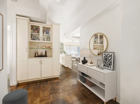 20 East 35th Street image 5 of 9