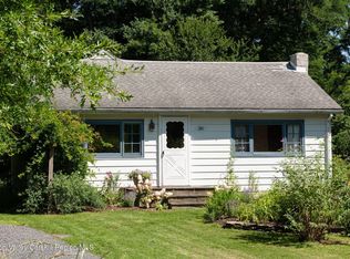 30 Locust Grove Rd, Rhinebeck, NY 12572