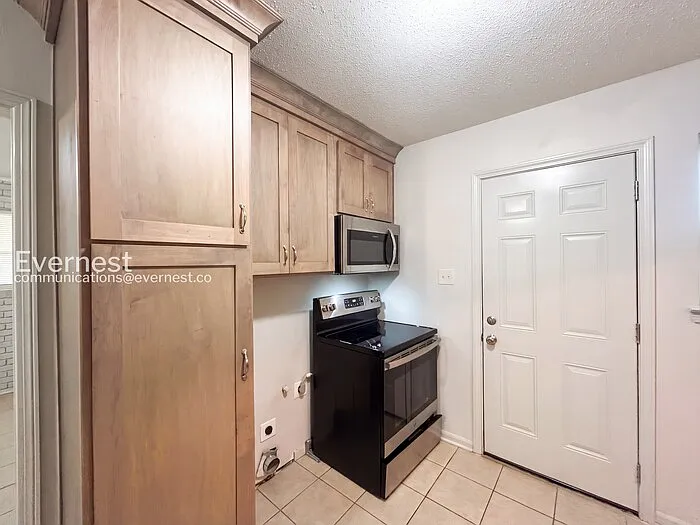 1416 Moss Point Dr — Photo 5
