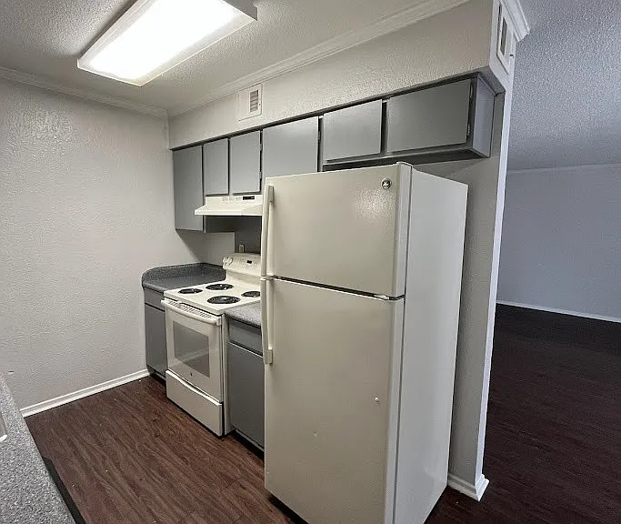 Juniper Springs Apartments — Photo 136