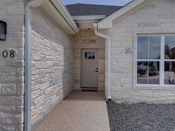 3rd image of 1808 CHATEAU LN N