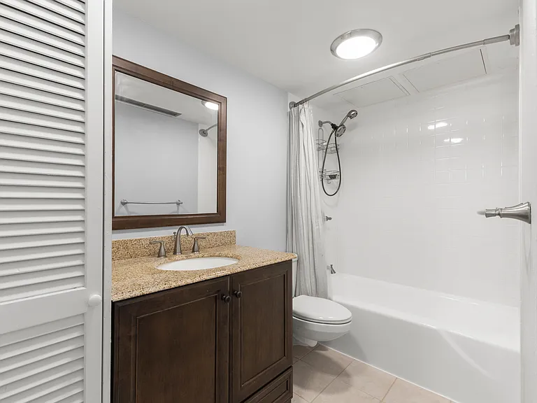 555 University Ave #2801 — Photo 15