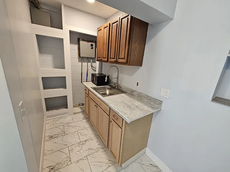 108 S Sunland Dr #C — Photo 4