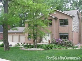 8932 Arbor Hill Dr, Highland, IN 46322