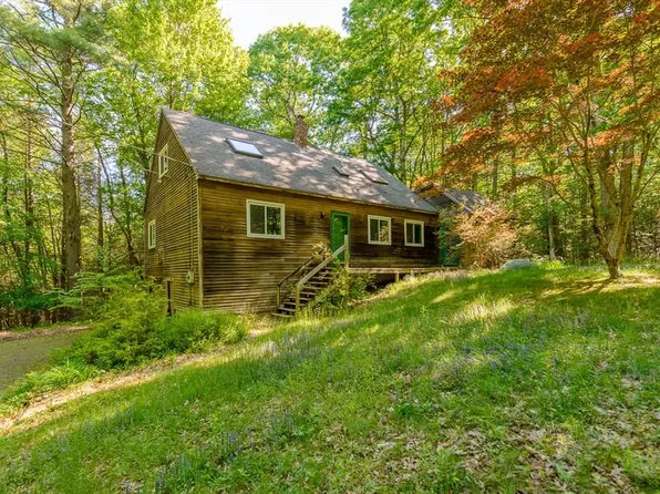 113 West St, Pepperell, MA 01463