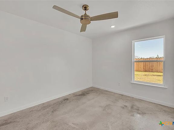 3rd image of 904 Wax Myrtle Ct