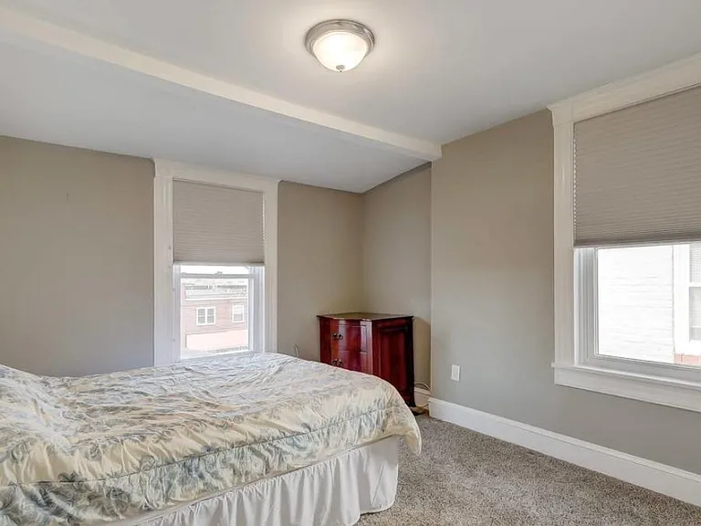 264 S Highland Ave — Photo 9