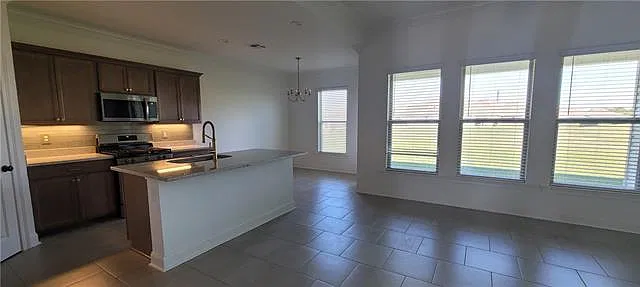 3 bed, 2.0 bath, 1538 sqft, $2,075 — Photo 4