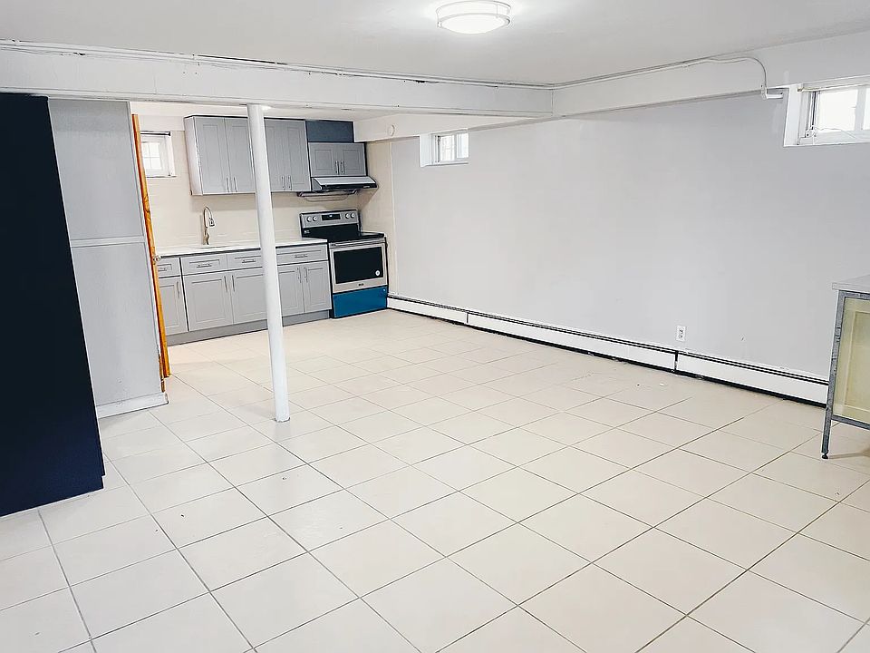 1st image of 16204 65th Ave #2