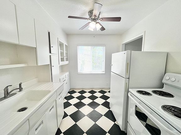 4th image of 2222 P St APT 206
