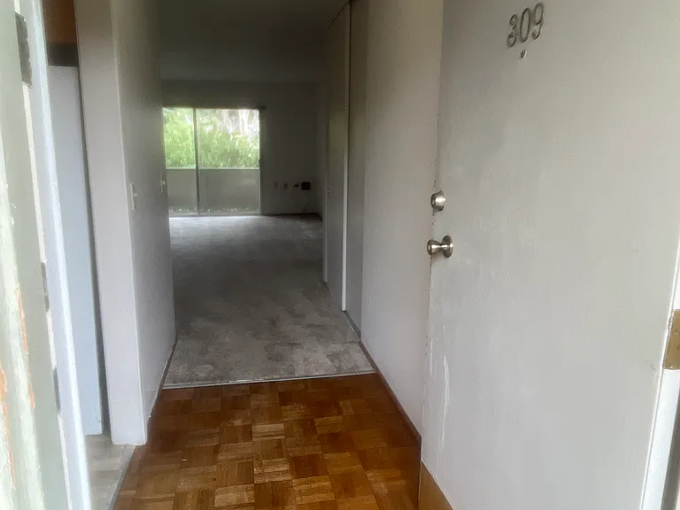 748 Oakland Avenue Apartments — Photo 23