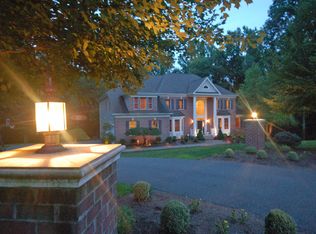 9 Poplar Ct, Randolph, NJ 07869