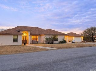 100 Shadow Mountain, Del Rio, TX 78840