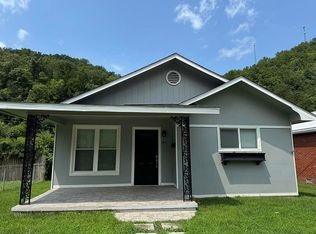 89 Cornelia Avenue, whitesburg, KY 41858