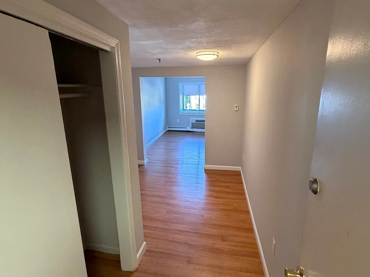 1 bed, 1.0 bath, 525 sqft, $1,700 — Photo 2