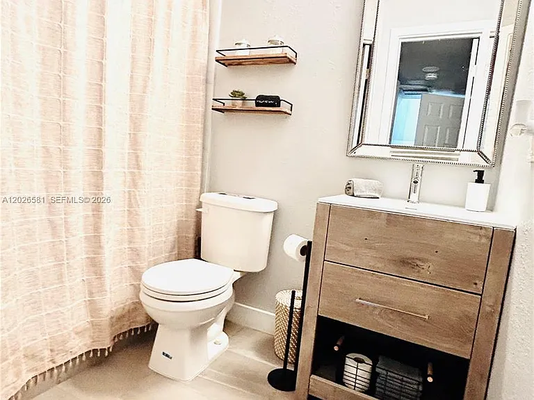 1011 NW 7th Ave #1011 — Photo 11