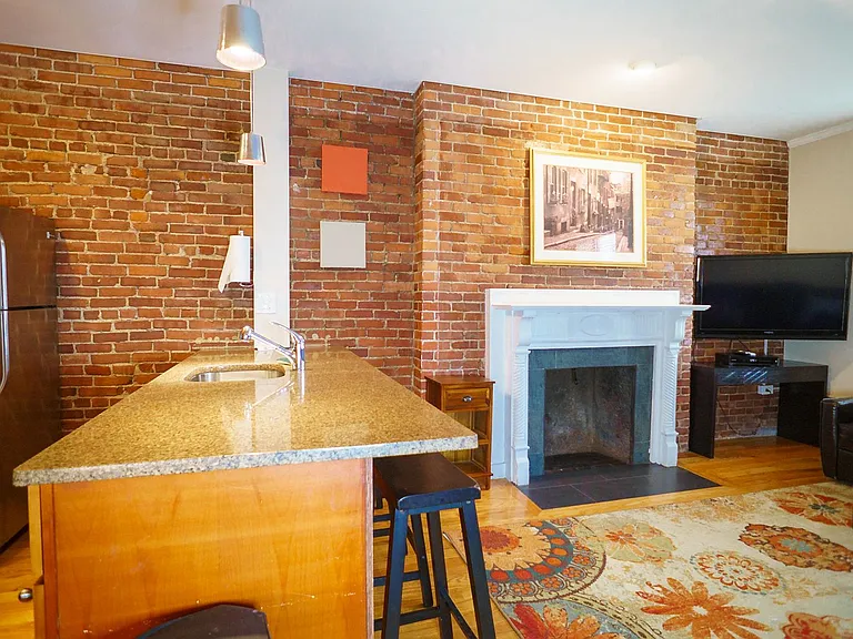 17 Garrison St #1 — Photo 2