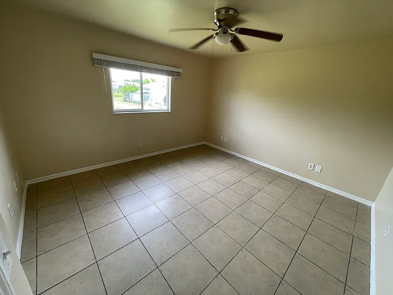 129 Zenith Cir — Photo 31