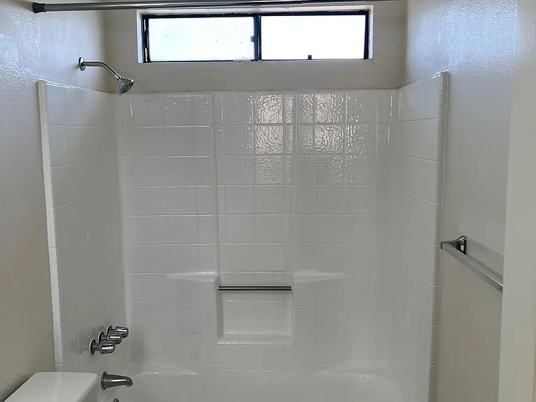 529 E Cedar Ave — Photo 8