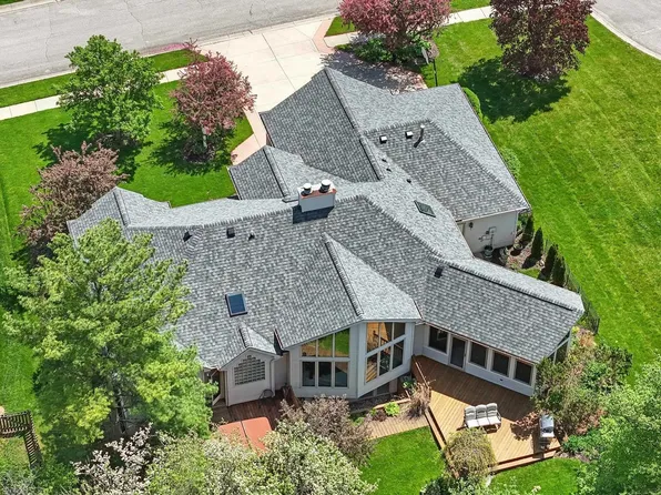 414 Blue Cliff Pl, Fort Wayne, IN 46804