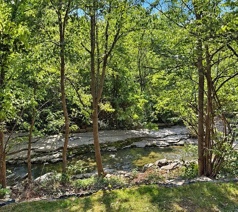 229 Westchase Dr