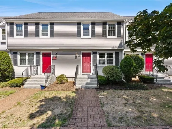 161 Winter St APT 24, Hanson, MA 02341