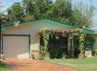 810 E 6th St, Cushing, OK 74023