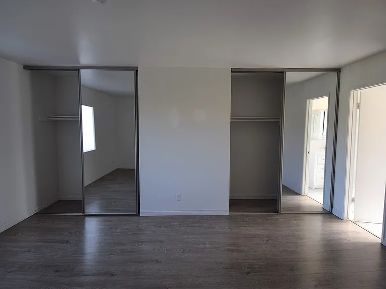 15128-44 Burbank Blvd — Photo 22