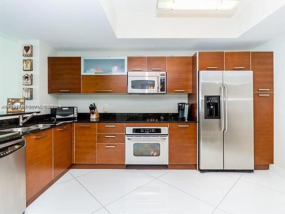 3rd image of 3330 NE 190th St APT 1412