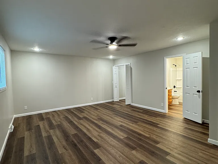 2230 N Aline Ave — Photo 8