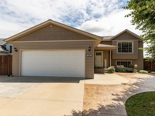 4688 Savannah Dr NW, Rochester, MN 55901