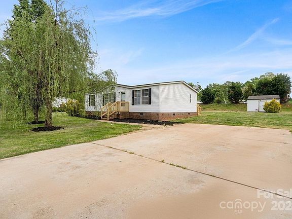 3rd image of 109 Regatta Ln