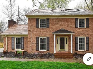 321 Oshanta Ct, Charlotte, NC 28270
