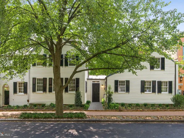 3410 Volta Pl NW, Washington, DC 20007