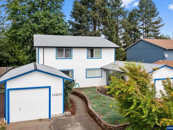13203 Wassail Ln, Oregon City, OR 97045